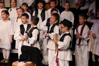 Božićna priredba starijih skupina Dječjih vrtića Požega, 22.12.2015.