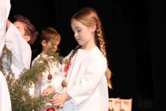 Božićna priredba starijih skupina Dječjih vrtića Požega, 22.12.2015.
