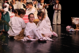 Božićna priredba starijih skupina Dječjih vrtića Požega, 22.12.2015.