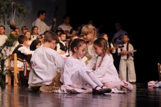 Božićna priredba starijih skupina Dječjih vrtića Požega, 22.12.2015.