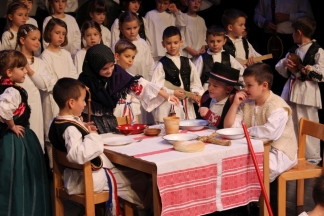 Božićna priredba starijih skupina Dječjih vrtića Požega, 22.12.2015.