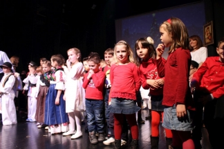 Božićna priredba starijih skupina Dječjih vrtića Požega, 22.12.2015.