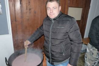 Vjernici pravoslavne vjeroispovjesti proslavili Badnjak, 6.1.2016.