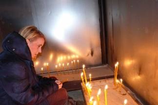 Vjernici pravoslavne vjeroispovjesti proslavili Badnjak, 6.1.2016.