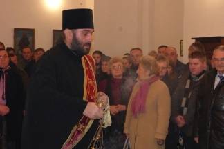 Vjernici pravoslavne vjeroispovjesti proslavili Badnjak, 6.1.2016.