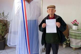 Izradio predsjednicu Kolindu od kruha, kuglica i globusa: ¨Želim joj osobno uručiti skulpturu¨