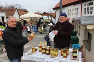 Ponuda na požeškoj tržnici, 10.3.2016.