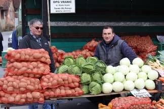 Ponuda na požeškoj tržnici, 10.3.2016.