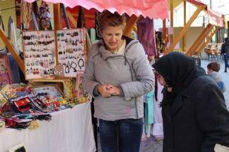 Uskrsni sajam i Veliki petak u pješačkoj zoni u Požegi, 25.3.2016.