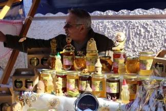 Uskrsni sajam i Veliki petak u pješačkoj zoni u Požegi, 25.3.2016.