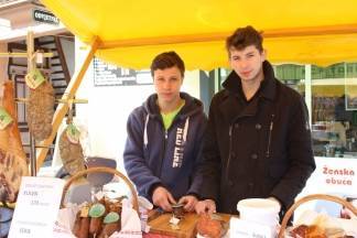 Uskrsni sajam i Veliki petak u pješačkoj zoni u Požegi, 25.3.2016.