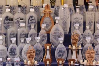 Uskrsni sajam i Veliki petak u pješačkoj zoni u Požegi, 25.3.2016.