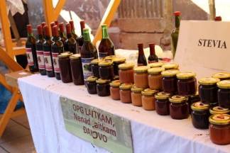 Uskrsni sajam i Veliki petak u pješačkoj zoni u Požegi, 25.3.2016.