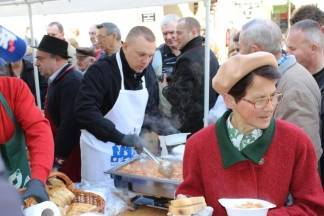 Uskrsni sajam i Veliki petak u pješačkoj zoni u Požegi, 25.3.2016.