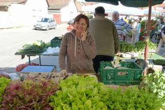 Ponuda četvrtkom na požeškoj tržnici, 7.4.2016.