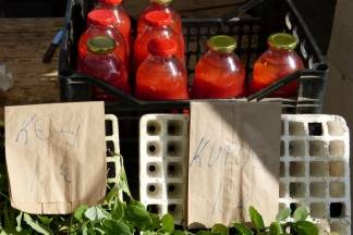 Ponuda četvrtkom na požeškoj tržnici, 7.4.2016.