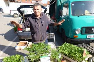 Ponuda četvrtkom na požeškoj tržnici, 7.4.2016.