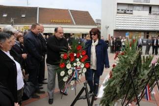 Dan županije: Polaganje vijenaca na Trgu 123. brigade