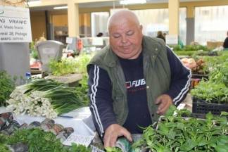 Ponuda četvrtkom na požeškoj tržnici, 19.05.2016.