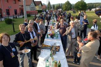 Velika: Najduži stol u Hrvata 2012.