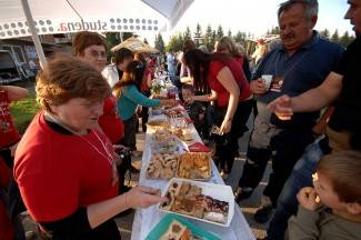 Velika: Najduži stol u Hrvata 2012.