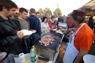 Velika: Najduži stol u Hrvata 2012.