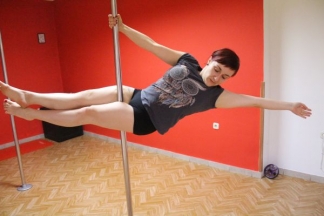 ¨Pole dance¨(ples na šipci) u požeškom studiju ¨Allegra¨: 8.8.2016.