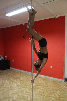 ¨Pole dance¨(ples na šipci) u požeškom studiju ¨Allegra¨: 8.8.2016.
