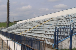 Nekad ponos danas pustoš: nogometni stadion i bazeni u Velikoj