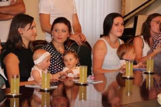 Prijem beba i roditelja u Gradu Požegi:12.9.2016.