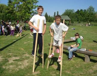 Naučite ʺPincek i paluʺ i druge zaboravljene igre! (video)
