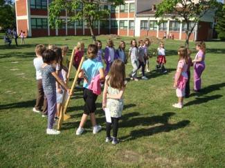 Naučite ʺPincek i paluʺ i druge zaboravljene igre! (video)