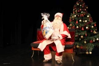 Djed Božićnjak darivao mališane požeških obrtnika 11.12.2016