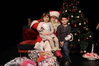 Djed Božićnjak darivao mališane požeških obrtnika 11.12.2016