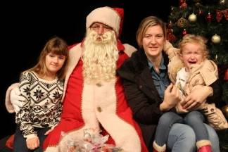 Djed Božićnjak darivao mališane požeških obrtnika 11.12.2016