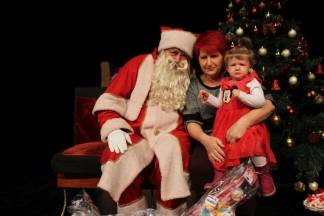 Djed Božićnjak darivao mališane požeških obrtnika 11.12.2016