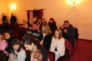 Djed Božićnjak darivao mališane požeških obrtnika 11.12.2016