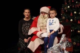 Djed Božićnjak darivao mališane požeških obrtnika 11.12.2016