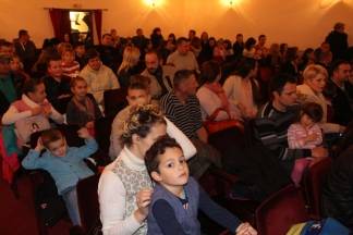 Djed Božićnjak darivao mališane požeških obrtnika 11.12.2016