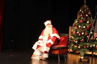 Djed Božićnjak darivao mališane požeških obrtnika 11.12.2016