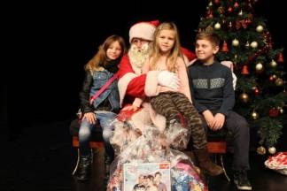 Djed Božićnjak darivao mališane požeških obrtnika 11.12.2016