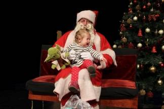 Djed Božićnjak darivao mališane požeških obrtnika 11.12.2016