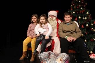 Djed Božićnjak darivao mališane požeških obrtnika 11.12.2016