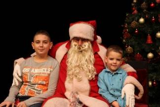 Djed Božićnjak darivao mališane požeških obrtnika 11.12.2016