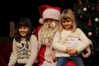 Djed Božićnjak darivao mališane požeških obrtnika 11.12.2016