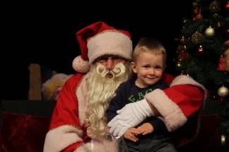 Djed Božićnjak darivao mališane požeških obrtnika 11.12.2016