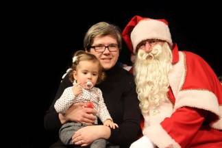 Djed Božićnjak darivao mališane požeških obrtnika 11.12.2016