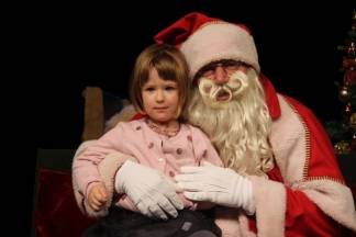 Djed Božićnjak darivao mališane požeških obrtnika 11.12.2016