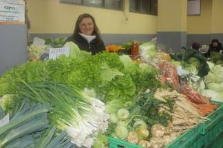 Božićna ponuda na požeškoj tržnici