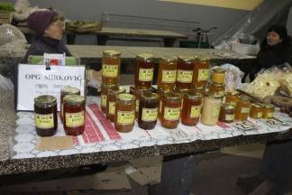 Božićna ponuda na požeškoj tržnici